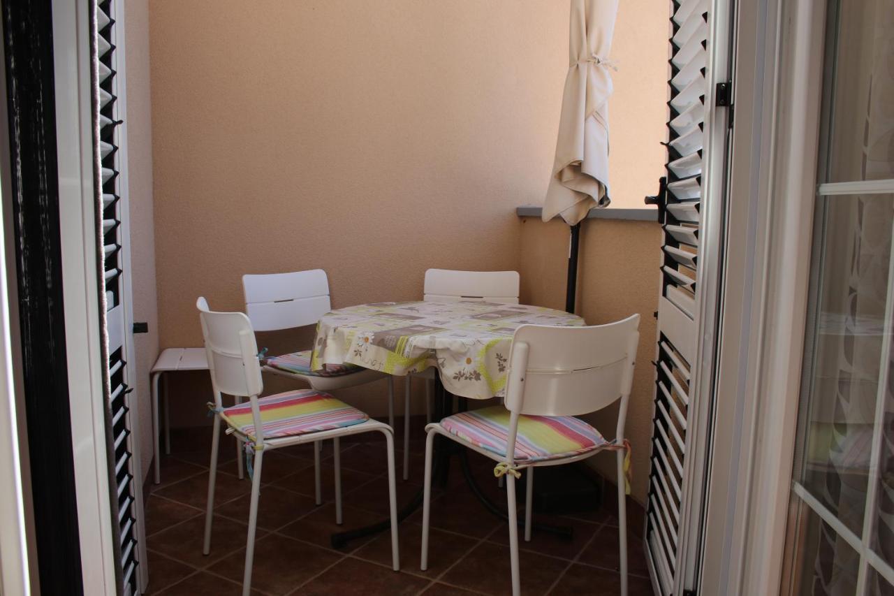 Apartments Pegla Nerezine Luaran gambar