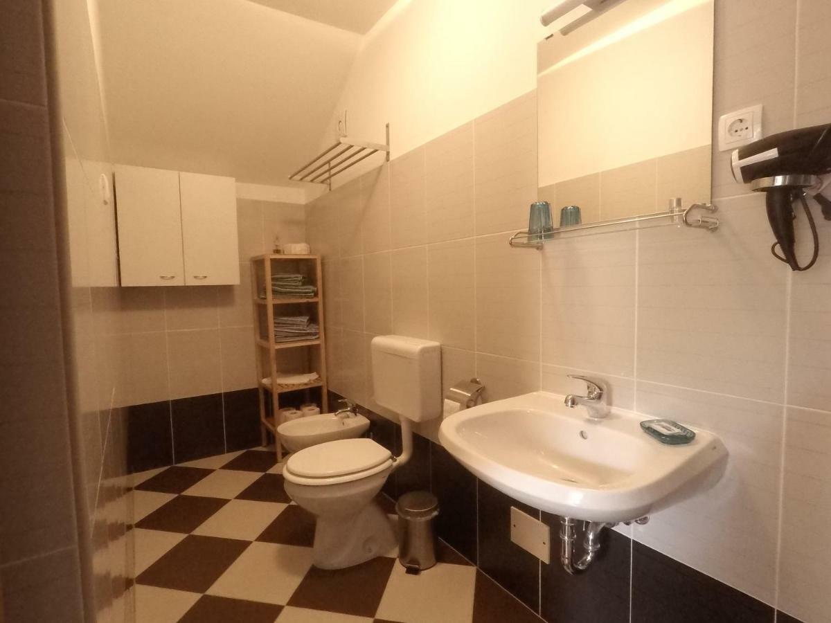 Apartments Pegla Nerezine Luaran gambar
