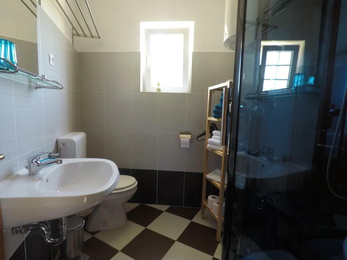 Apartments Pegla Nerezine Luaran gambar